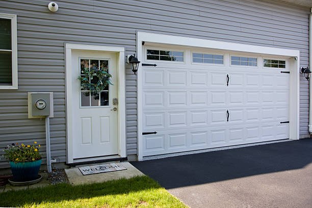 24/7 Emergency Garage Door Panel Replacement experts in South Creek, WA